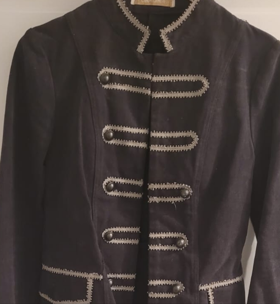 Jacket with ribs